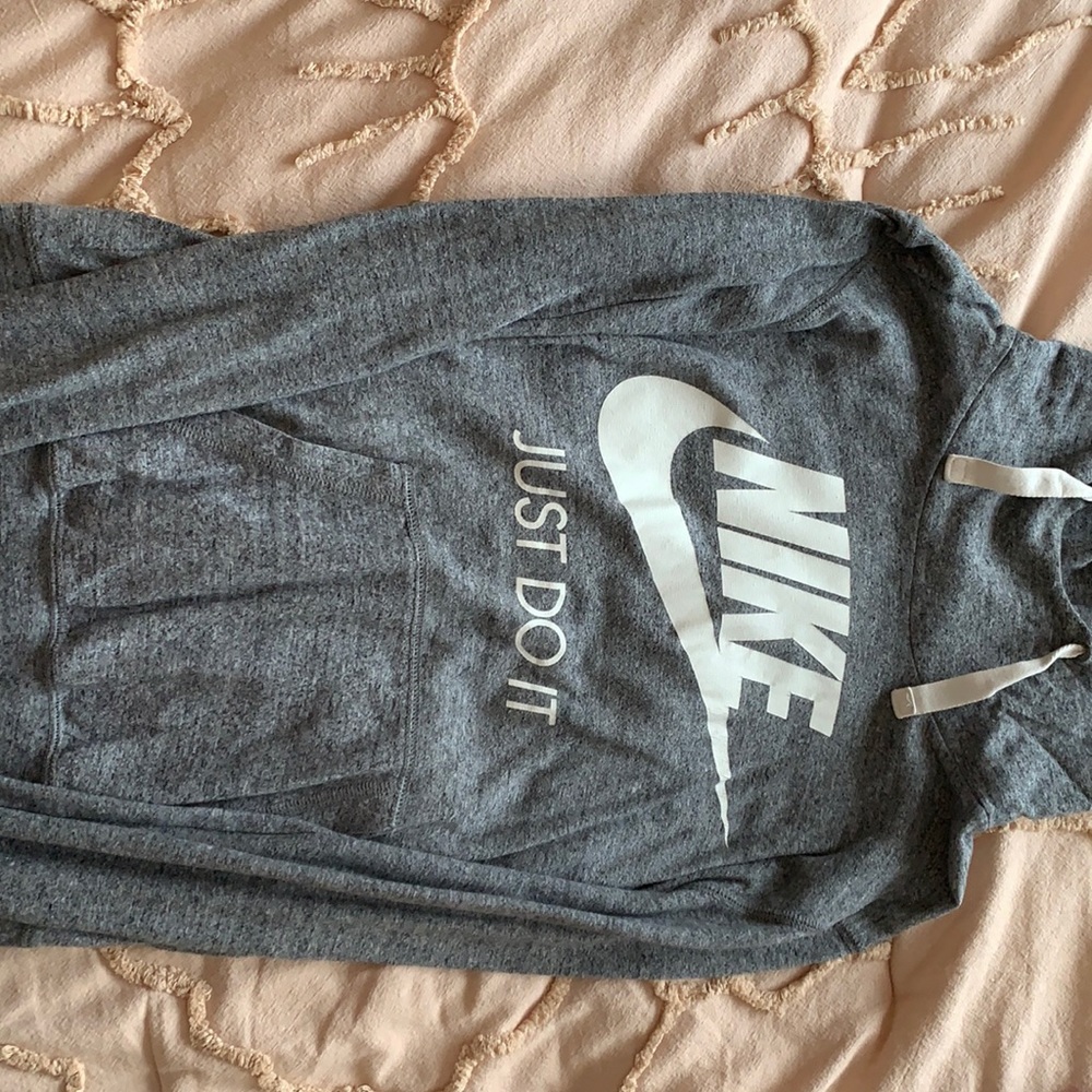 women’s nike pullover